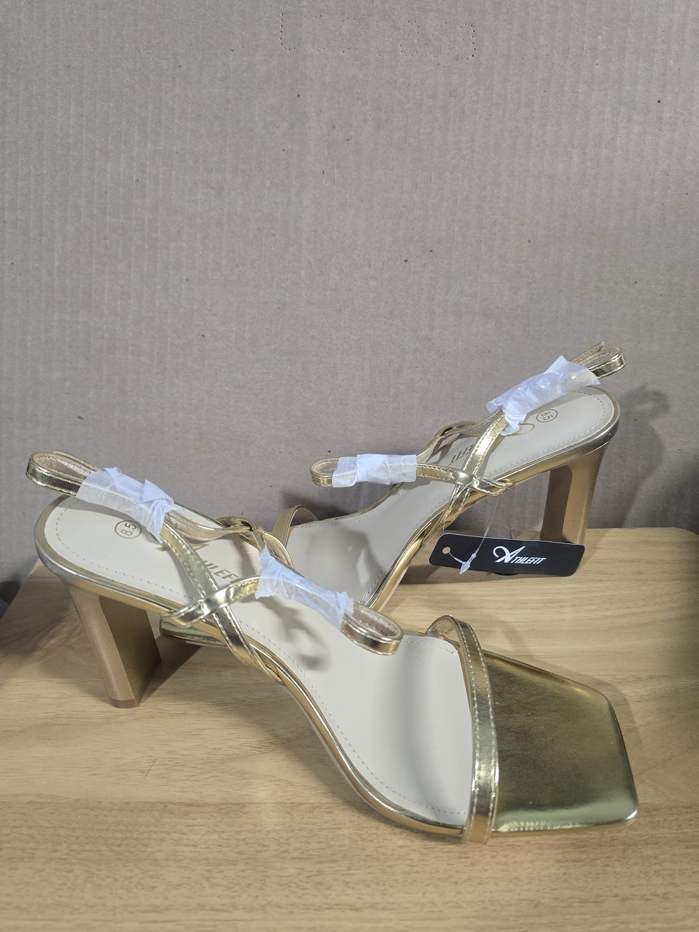 Athlefit heels Metallic in Gold 8.5 NWT